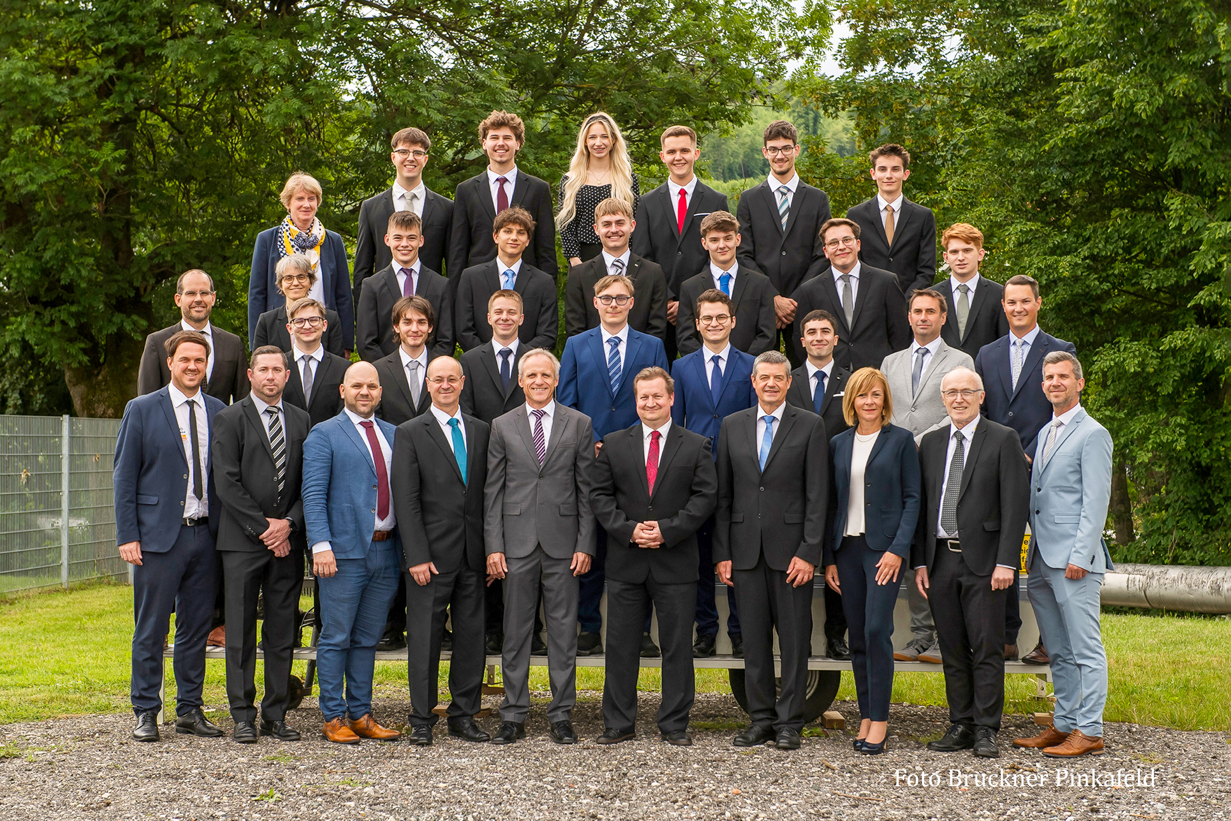 Absolvent*innen der 5AHIF 2026 (Foto: Foto Bruckner, Pinkafeld)